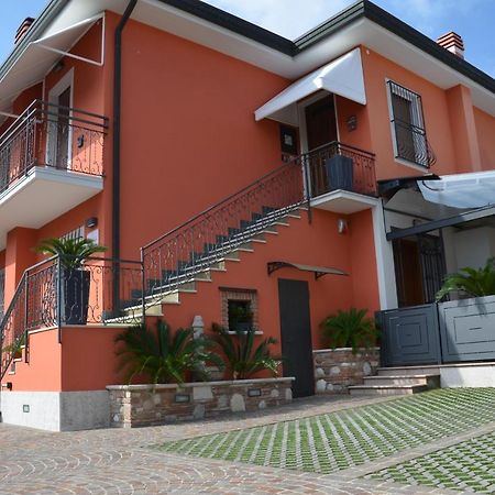 H2O Bed & Breakfast Сирмионе Екстериор снимка