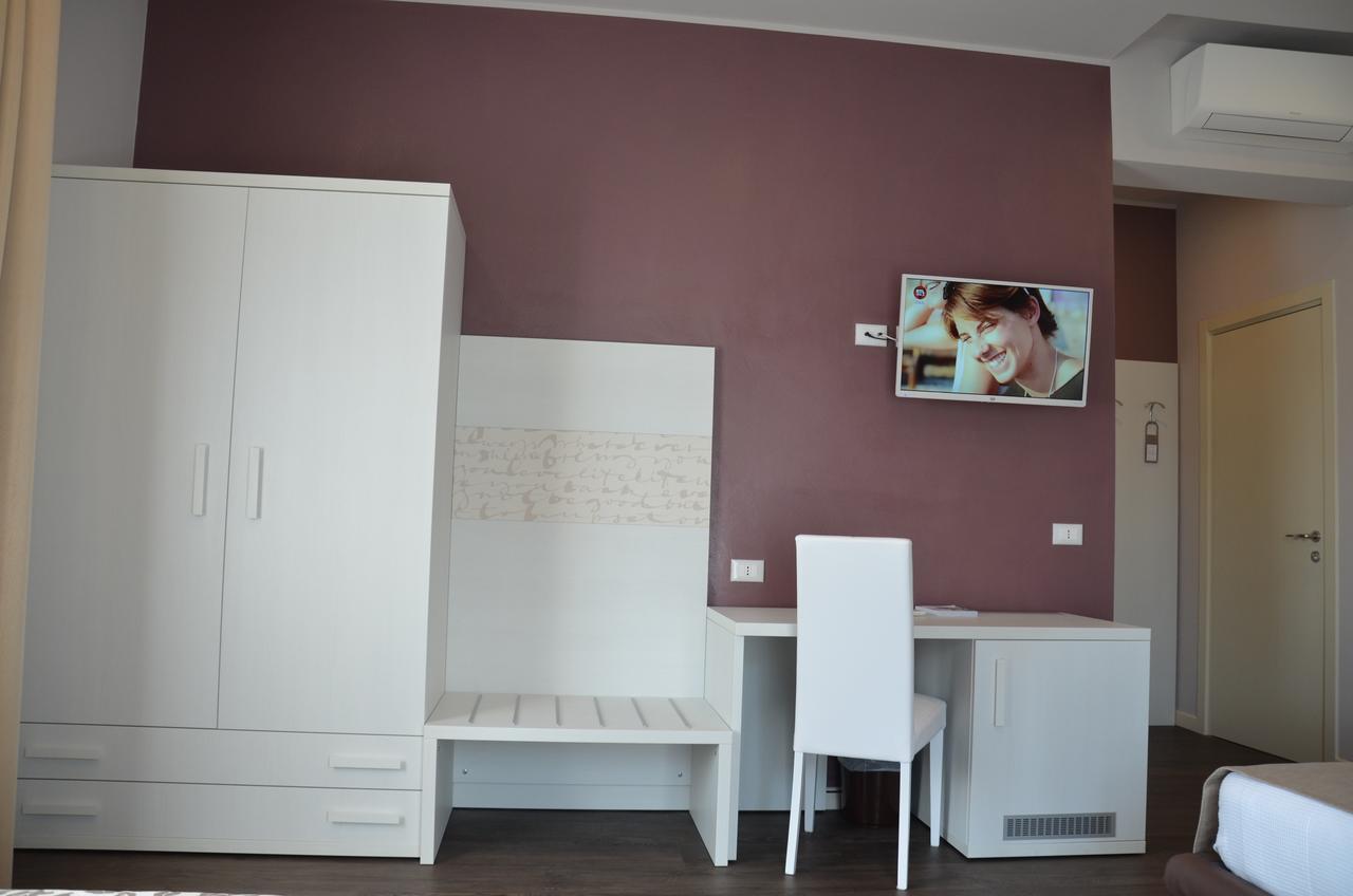 H2O Bed & Breakfast Сирмионе Екстериор снимка