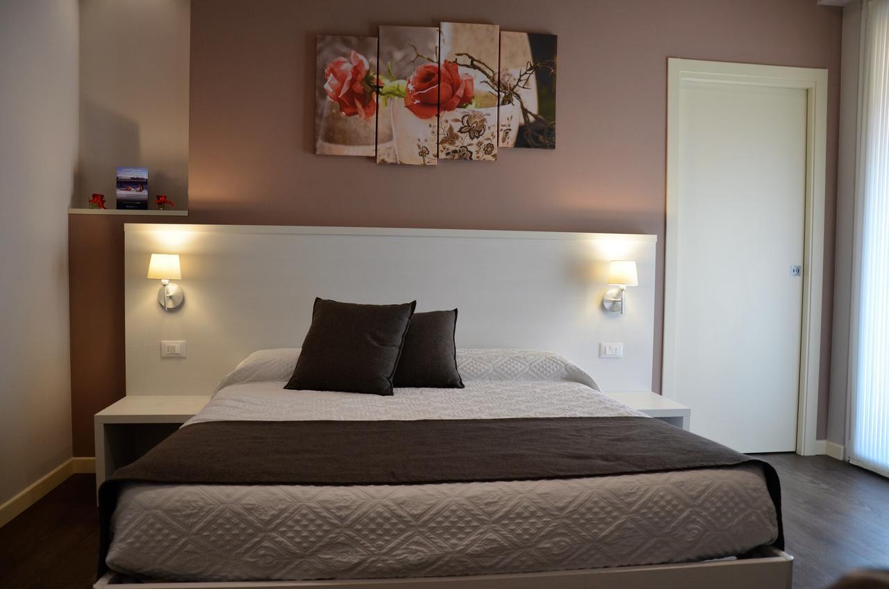 H2O Bed & Breakfast Сирмионе Екстериор снимка