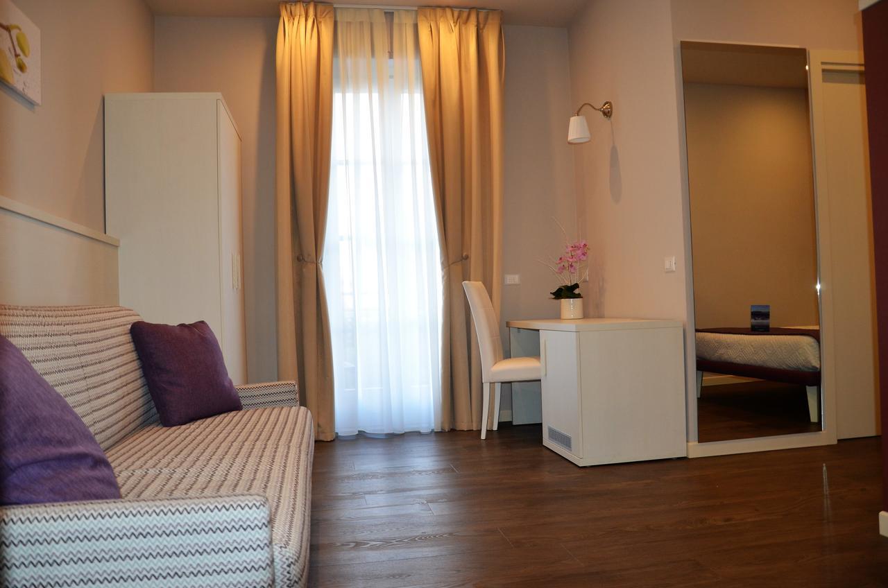 H2O Bed & Breakfast Сирмионе Екстериор снимка