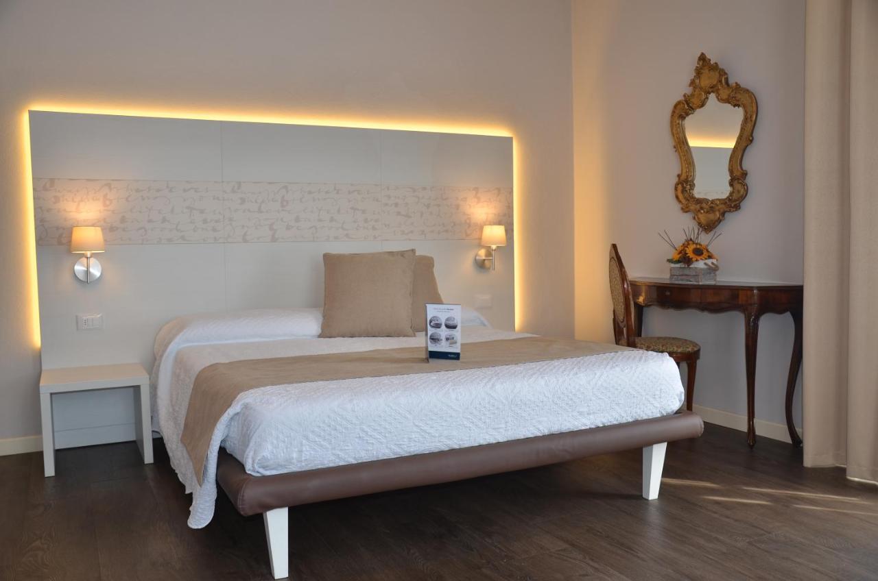 H2O Bed & Breakfast Сирмионе Екстериор снимка