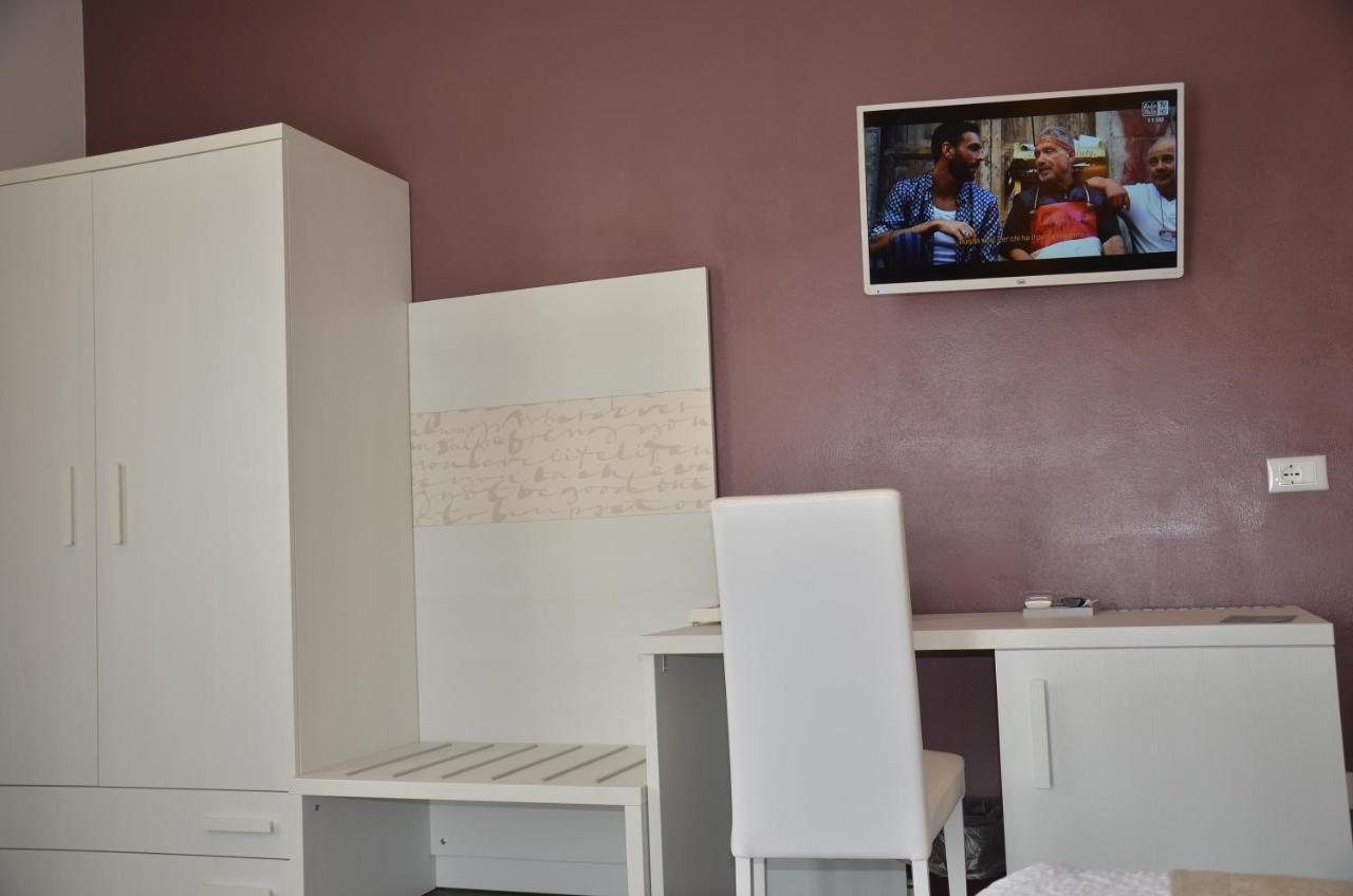 H2O Bed & Breakfast Сирмионе Екстериор снимка