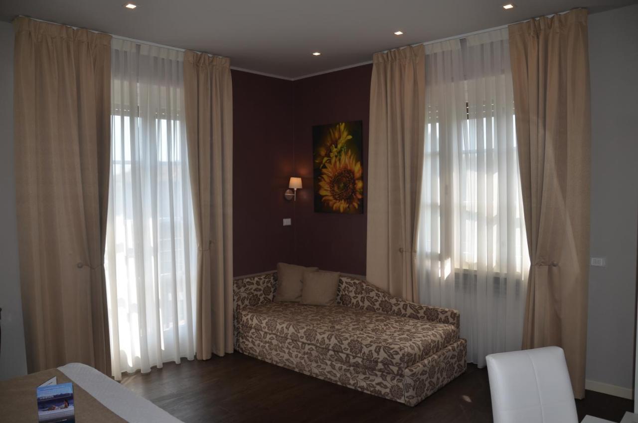 H2O Bed & Breakfast Сирмионе Екстериор снимка
